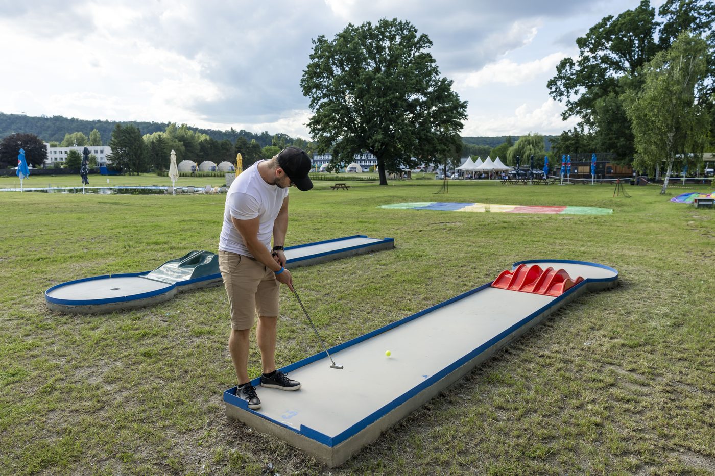 Minigolf v areálu Prague Louka